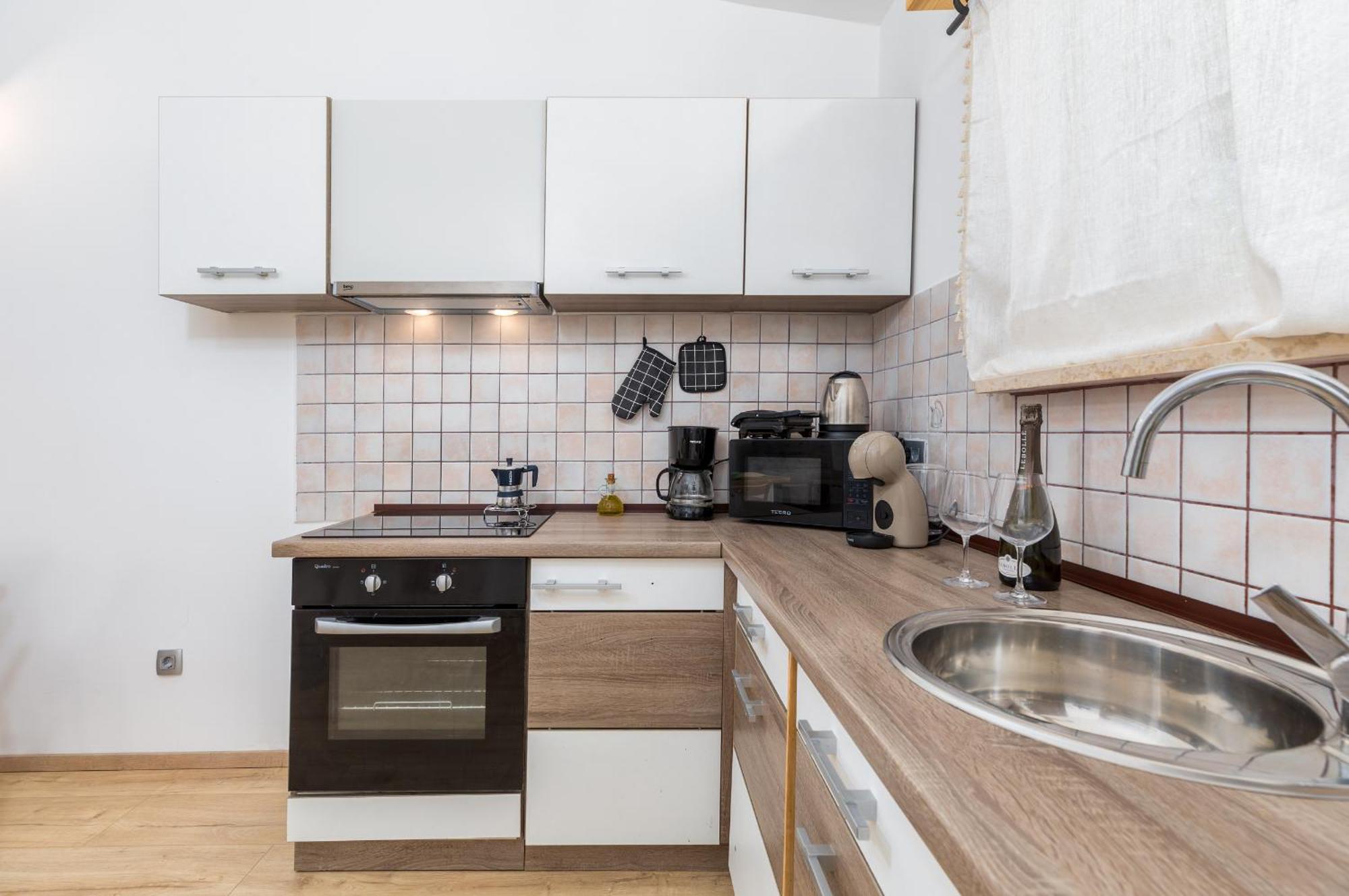 House For Rent Ulika Valbandon