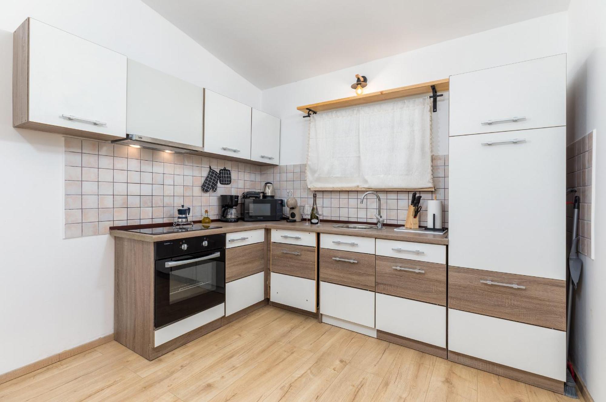 House For Rent Ulika * Valbandon